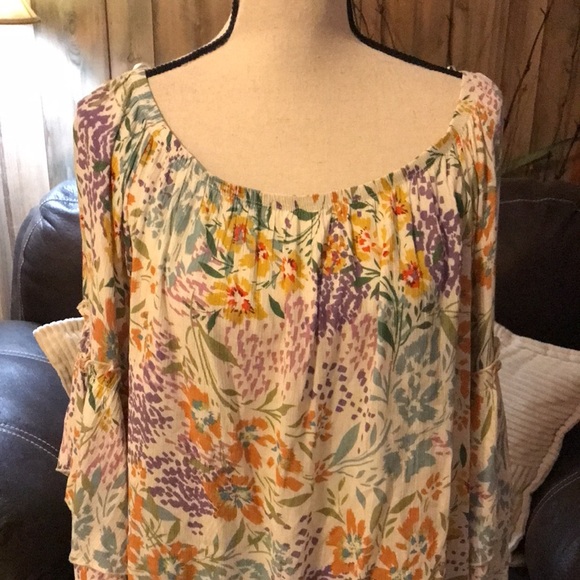 Adora Cream Feeling Special Ruffle Floral Off the Shoulder Top Size L - Picture 2 of 8